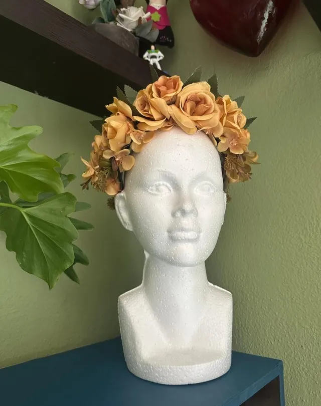 Corona de Rosas Amarillo y Dorado — foto 1