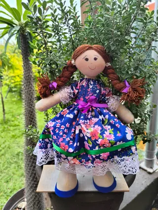 Trenzas con Vestido Azul Floral