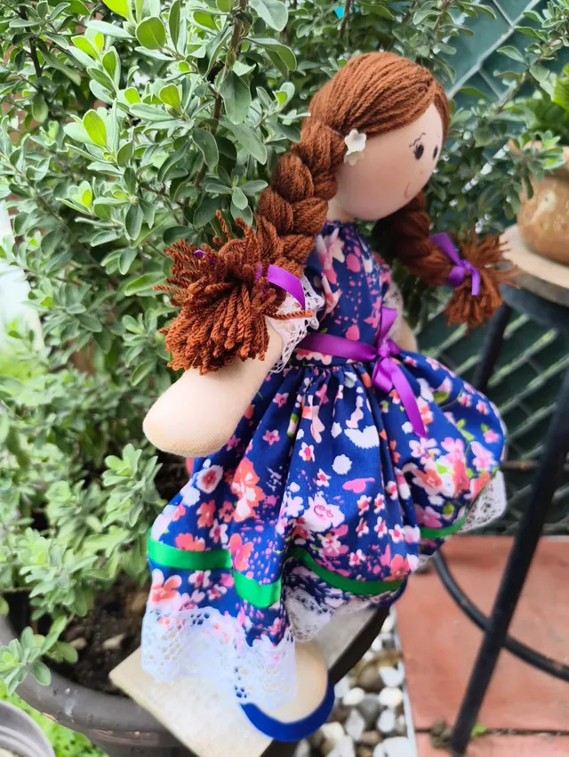 Trenzas con Vestido Azul Floral — foto 2