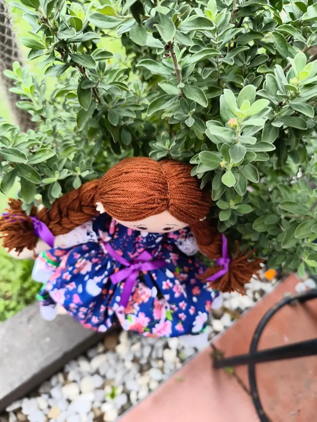 Trenzas con Vestido Azul Floral — foto 3