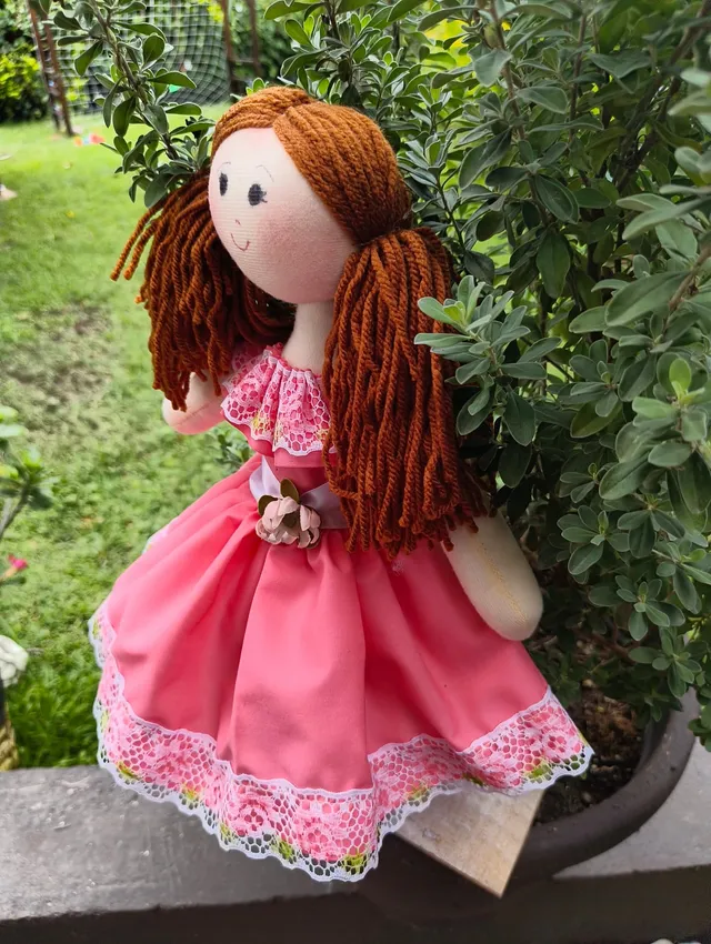 Pelirroja de Rosa con Encaje — foto 2