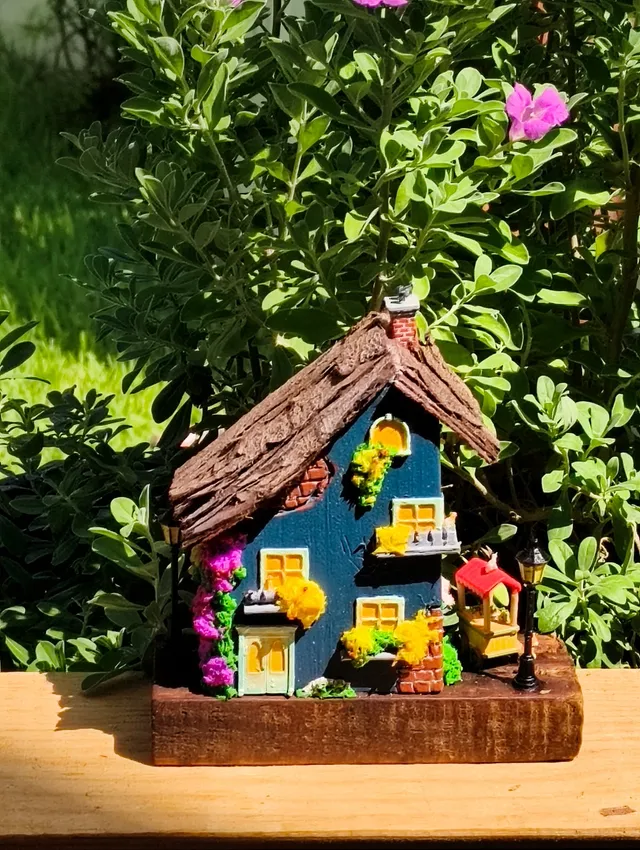 Casita de Madera con Farol — foto 1
