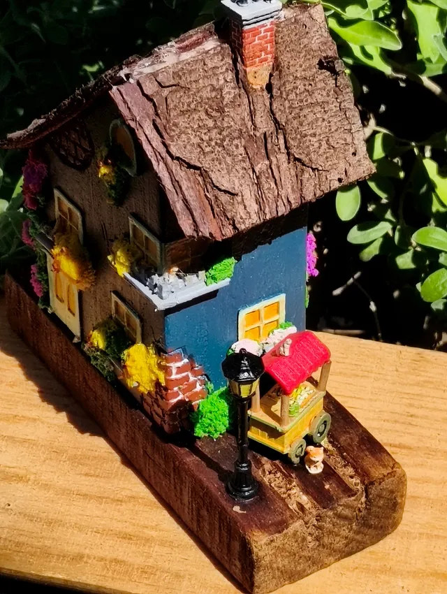 Casita de Madera con Farol — foto 2